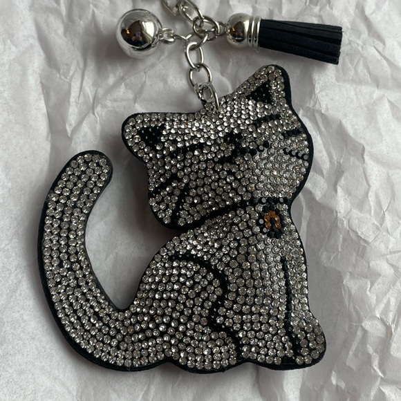 Crystal Kitty Cat Bag Charm Keychain with Silver Tone Hardware Tassel New - Picture 5 of 8